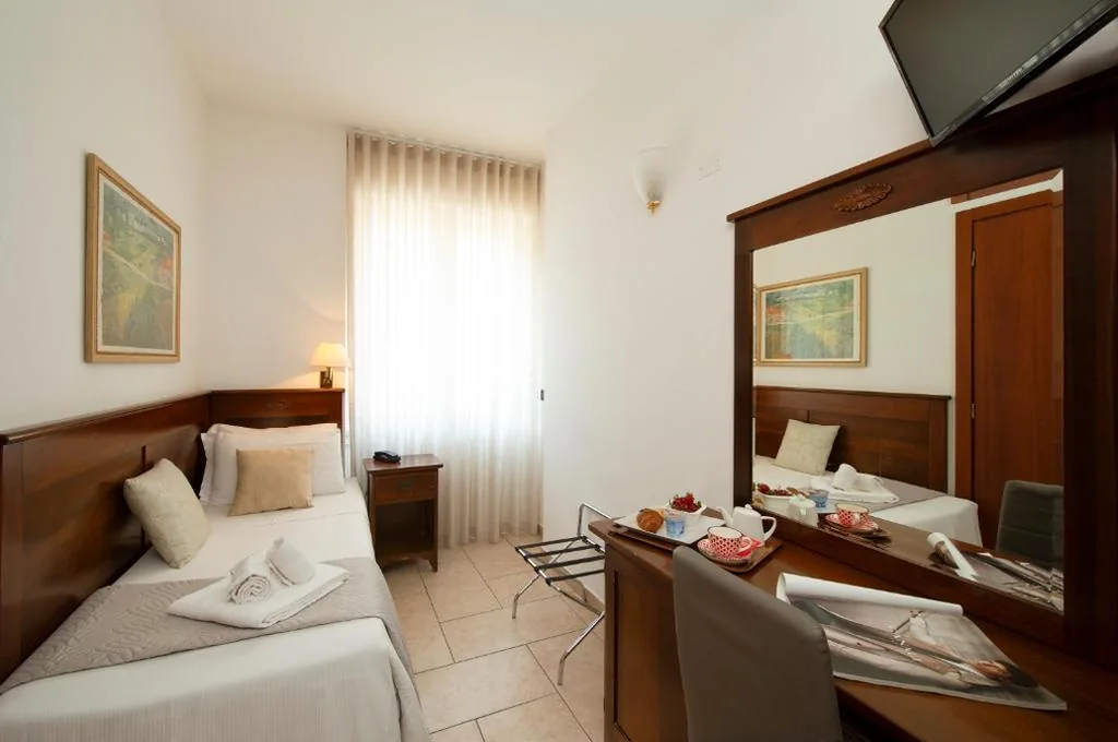 Camera Singola — Hotel Nuovo Metrò