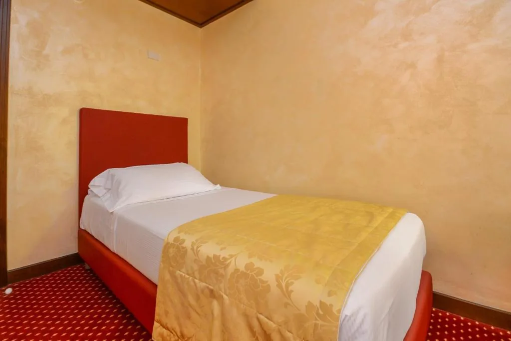 Camera Singola — Hotel Oliveto