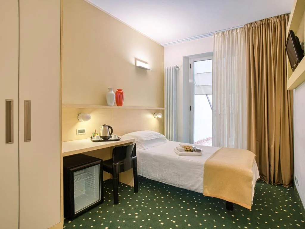 Single Room — Hotel Piroscafo