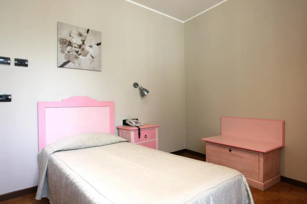 Single Room — Hotel Risi