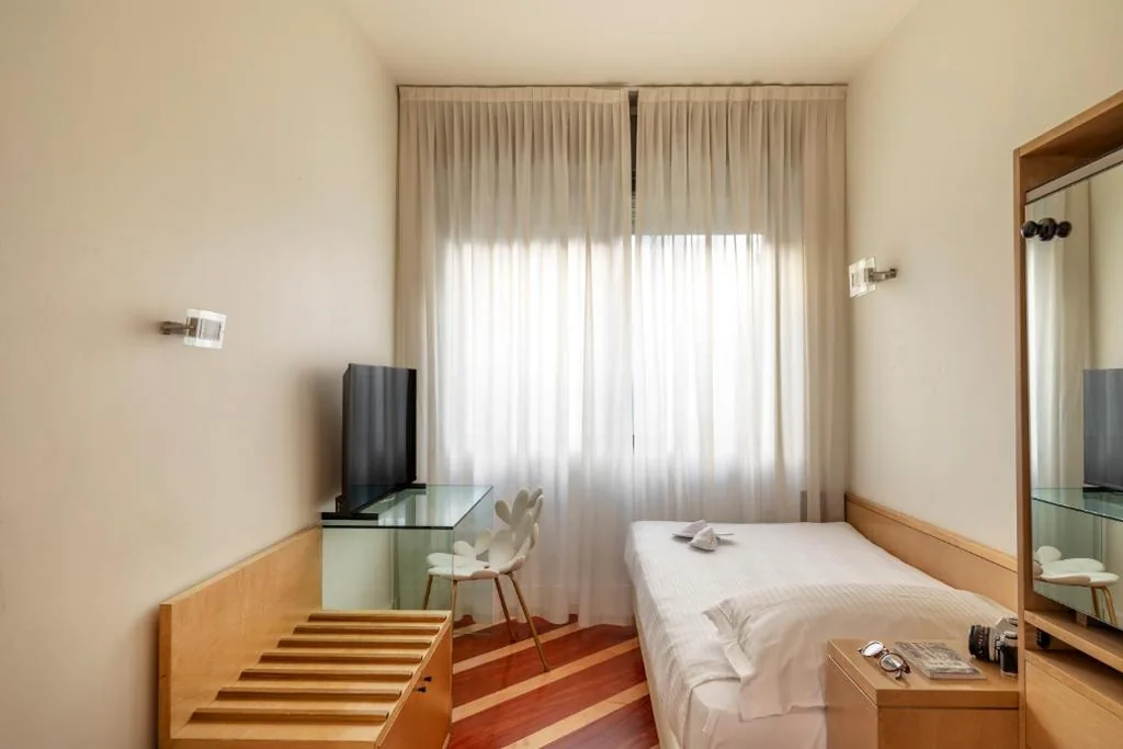 Single Room — Hotel Sanpi Milano