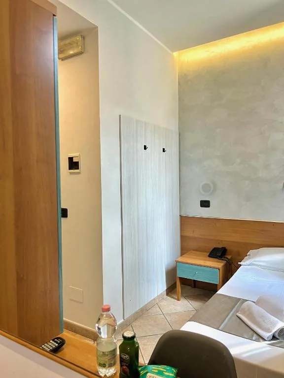 Single Room — Hotel Sara