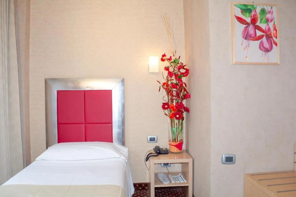 Single Room — Hotel Susa