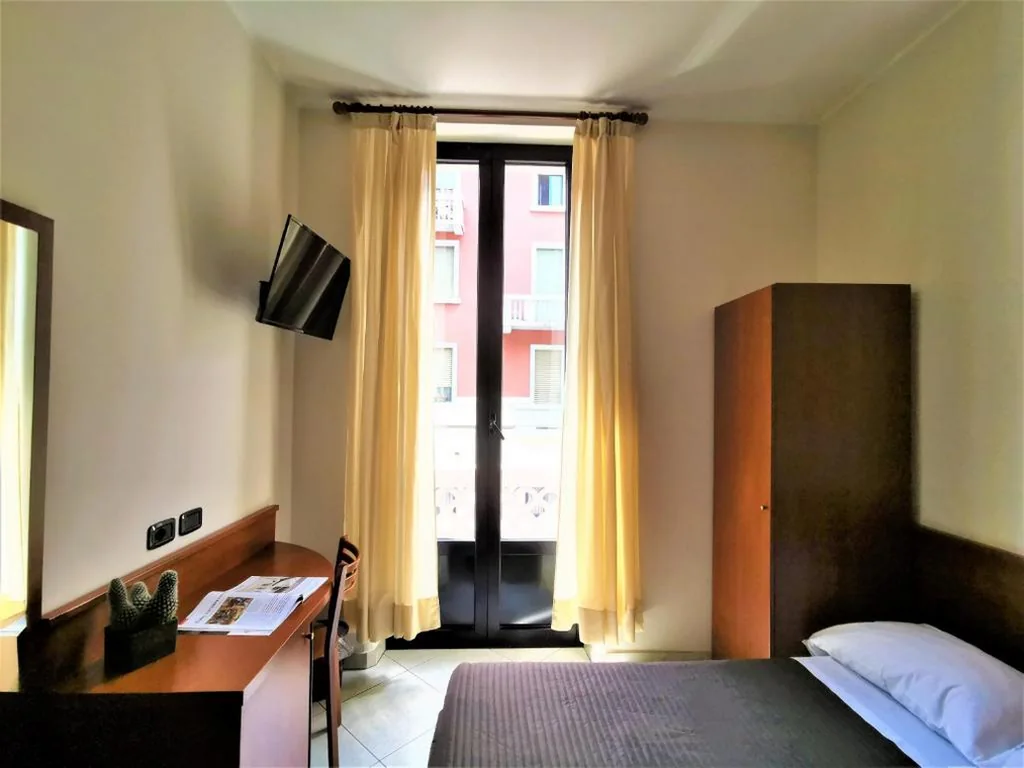 Single Room — Hotel Venini