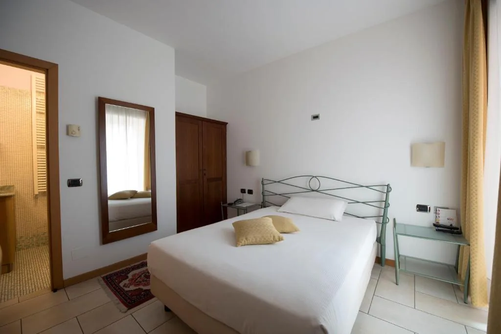 Single Room — Hotel Villa Colico