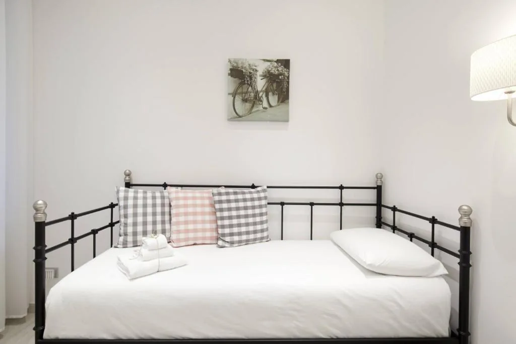 Side Single Room — Affittacamere Arosio