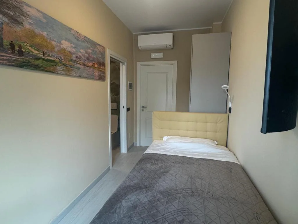 Single Room — Lofu Guest House – Milan Central Station