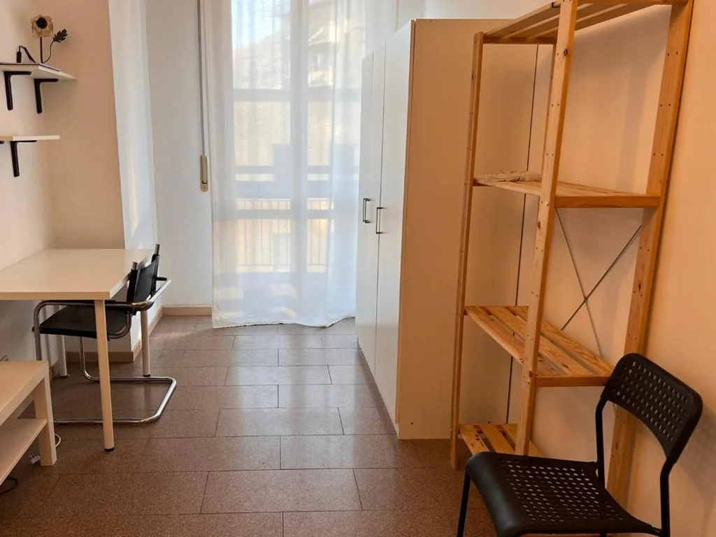Standard Single Room with Shared Bathroom — Como City Life