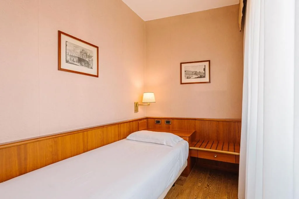 Camera Singola Standard — Crystal Hotel Varese