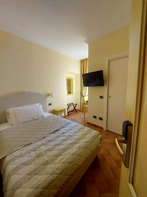 Standard Single Room — Hotel Borgovico