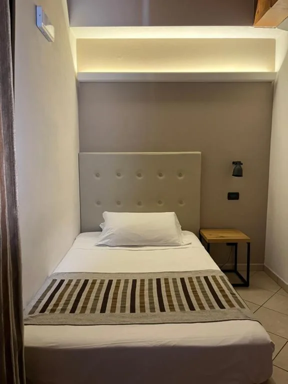 Standard Single Room — Hotel Mantegna Stazione, MantegnaHotels
