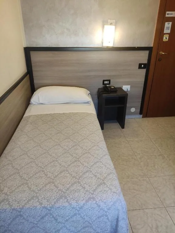 Standard Single Room — Hotel Salus