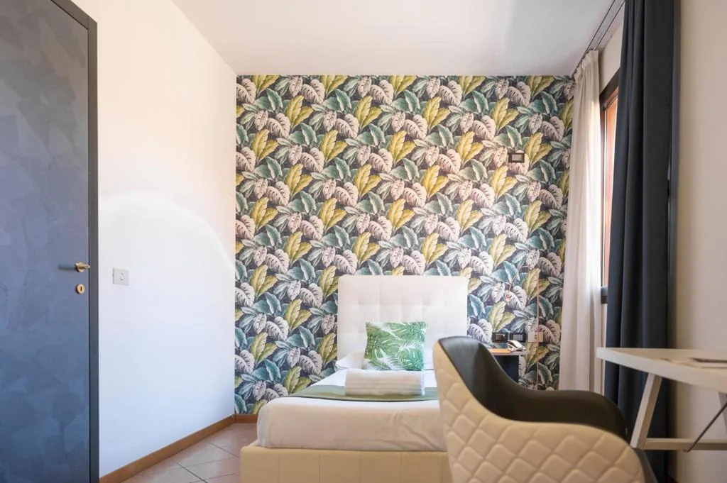 Standard Single Room — Lake Como Golf Hotel