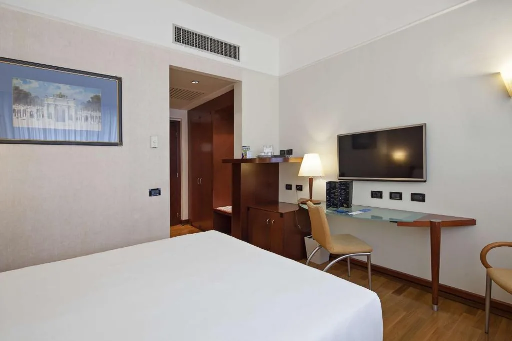 Standard Single Room — NH Milano Machiavelli