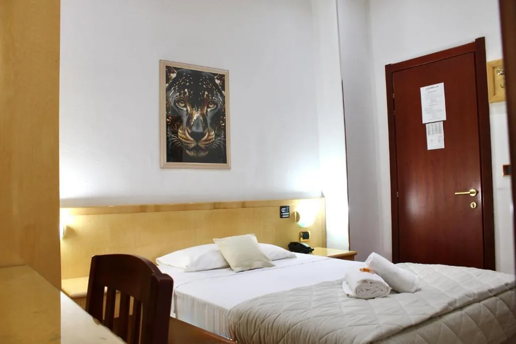 Superior Single Room — Hotel Fiorella Milano