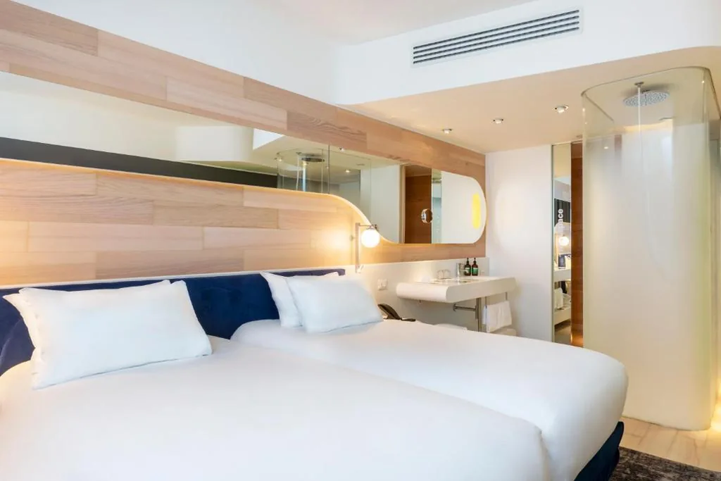 Standard Twin Room with 2 Single Beds — voco Milan-Fiere by IHG