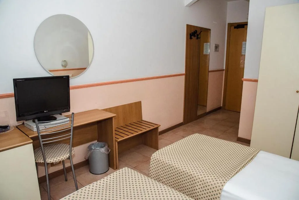 Standard Twin Room — Hotel Corallo