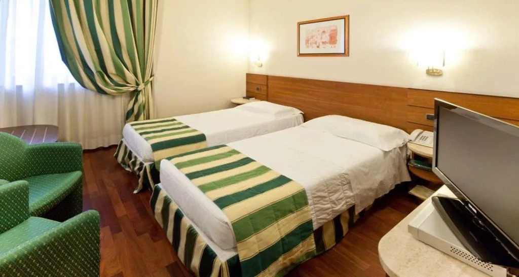 Camera Standard Doppia con Letti Singoli — Hotel Mirage Sure Hotel Collection by Best Western