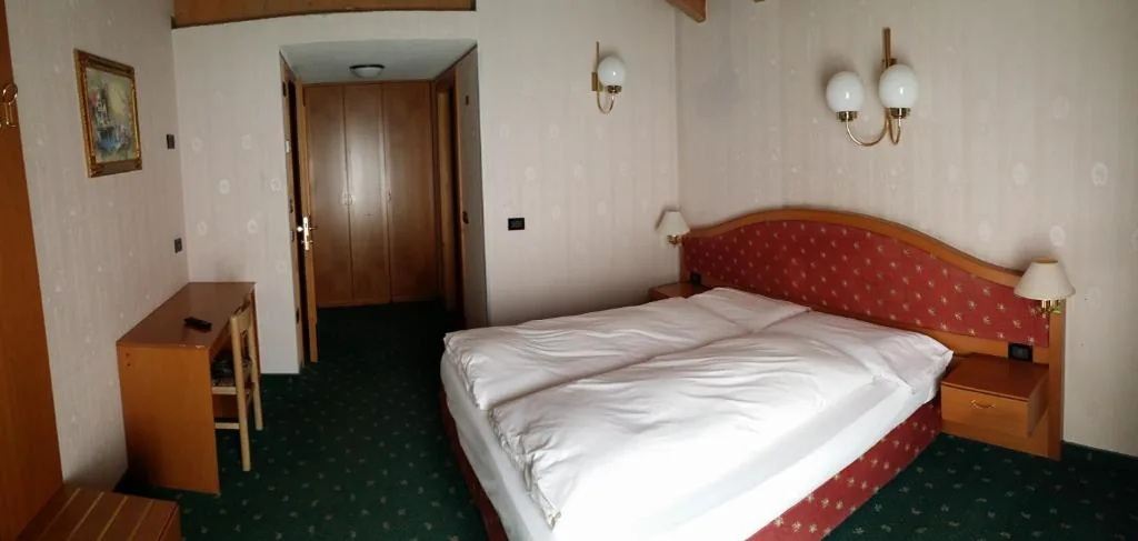 Standard Double/Twin Room — Hotel Alba