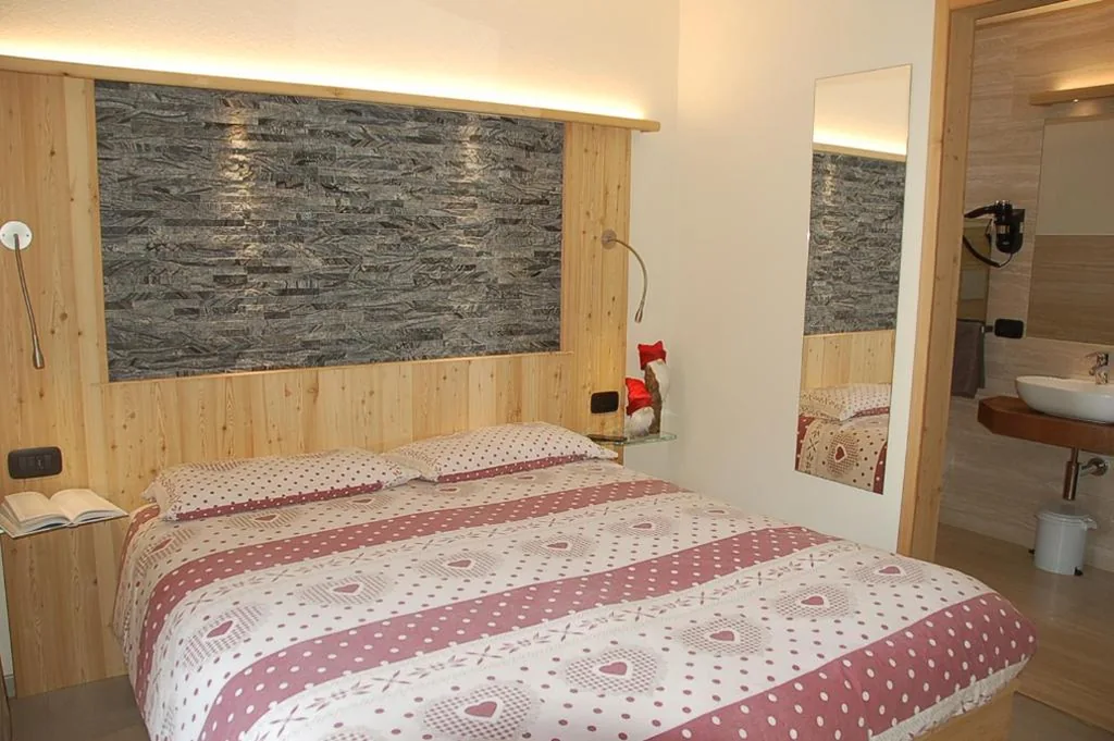 Standard Double/Twin Room with Balcony — Hotel Carpe Diem