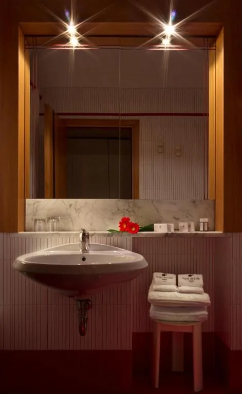 Camera Standard Matrimoniale/Doppia con Letti Singoli — Hotel Désirée by Double Hospitality