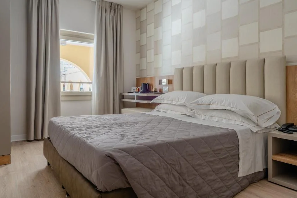 Standard Double/Twin Room — Hotel Du Lac Gardone Riviera