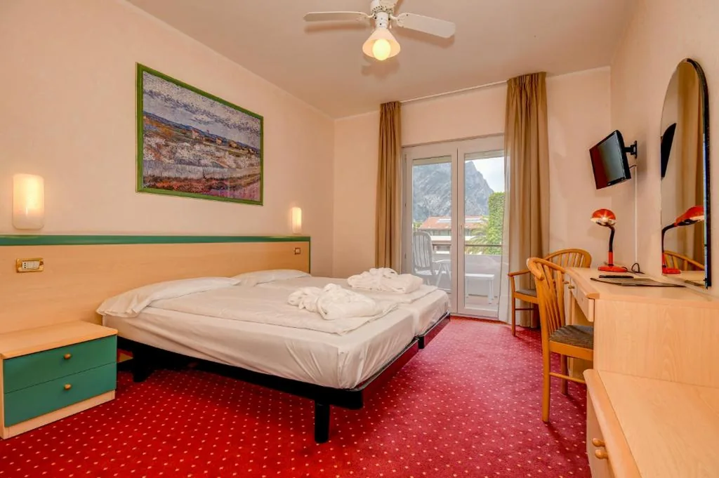 Standard Double/Twin Room with Balcony and Garden View — Hotel Du Lac