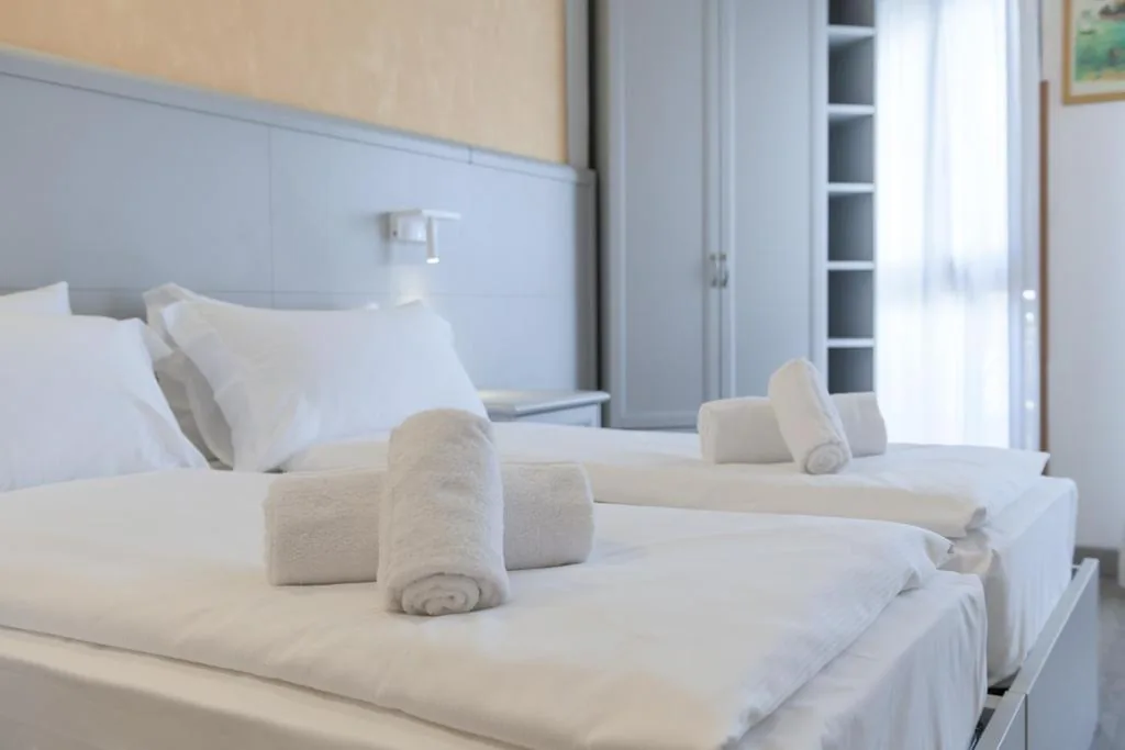 Standard Double Room/Twin Room — Hotel Garda Bellevue