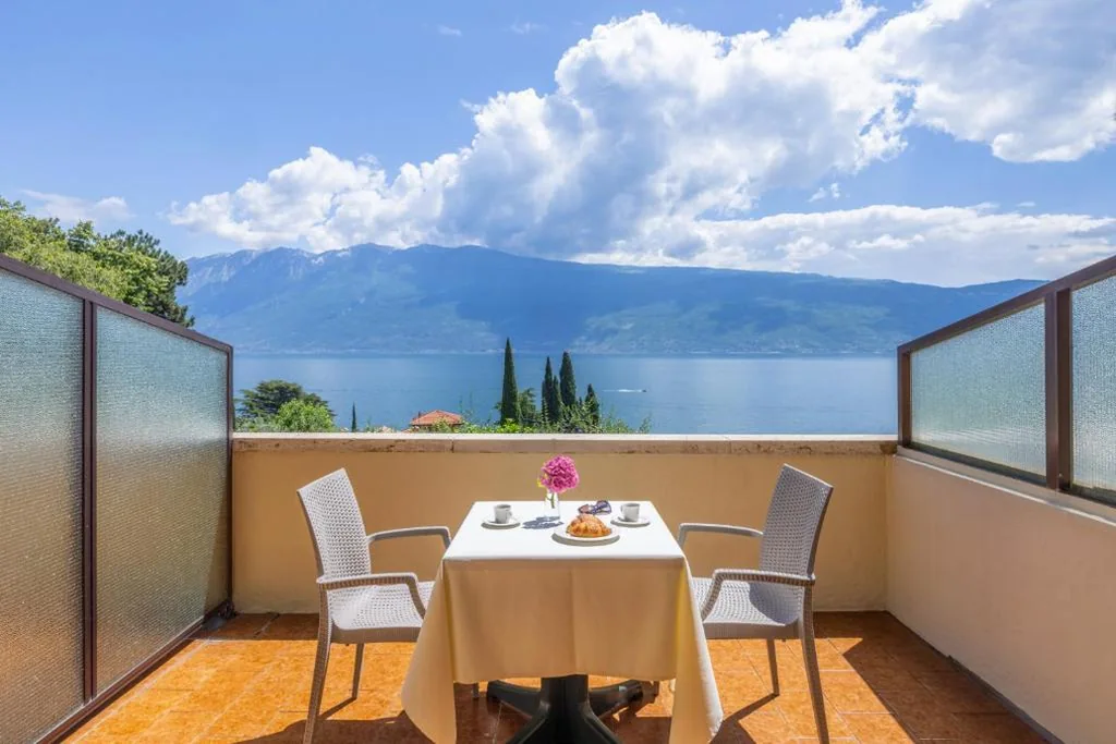 Camera Standard Matrimoniale/Doppia con Letti Singoli con Vista Lago — Hotel Meandro – Lake View