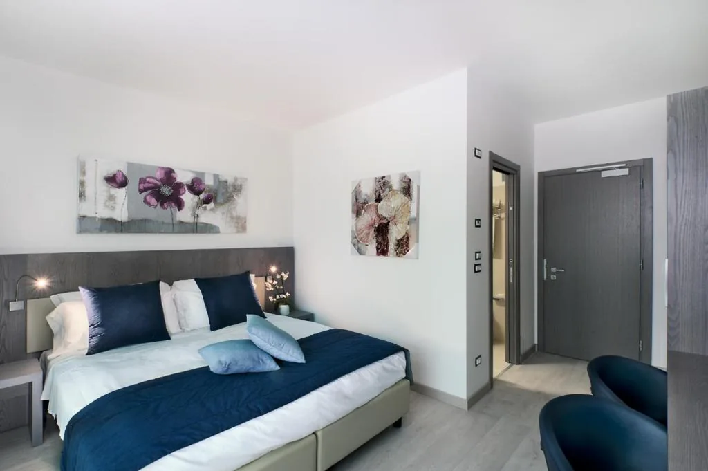 Camera Standard Matrimoniale/Doppia con Letti Singoli — Seven Park Hotel Lake Como – Adults Only
