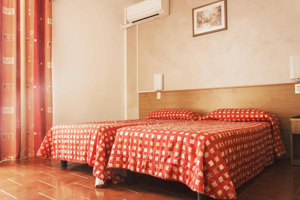Standard Double/Twin Room — Surf Hotel Pier – Montagnoli Group