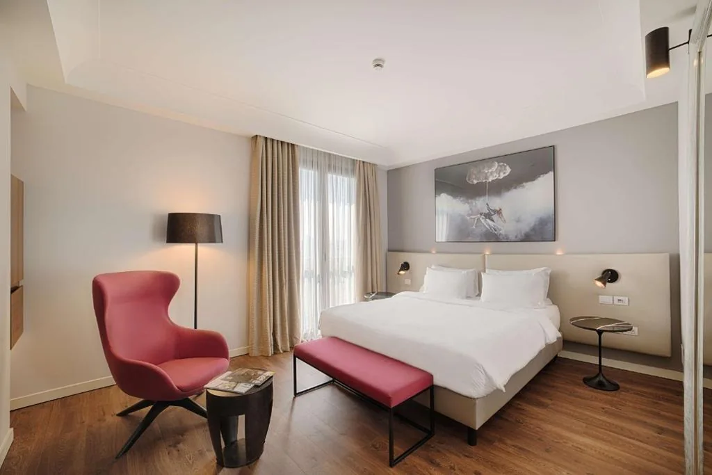 Standard Room — Radisson Blu Hotel Milan