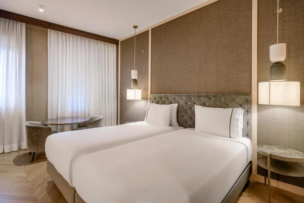 Camera Superior Doppia con Letti Singoli — AC Hotel Milano by Marriott