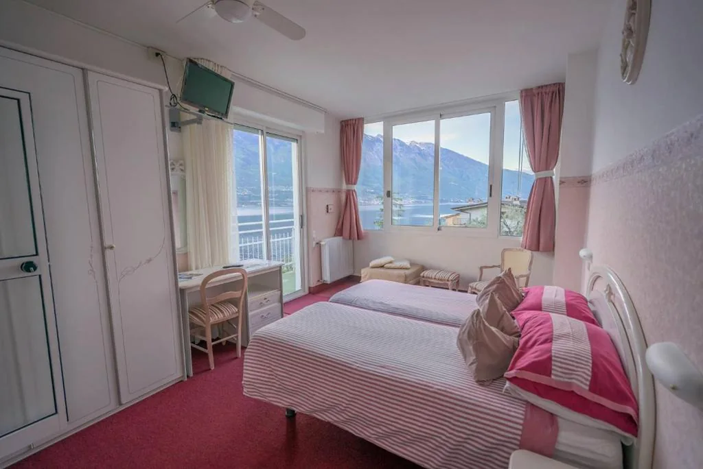 Superior Double Room with Single Beds and Sea View — Hotel Riviera Panoramic Green Resort