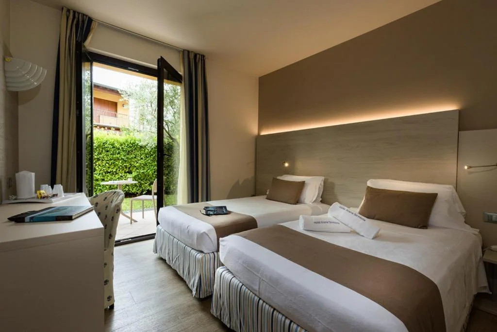 Camera Superior Doppia con Letti Singoli — Hotel Arena