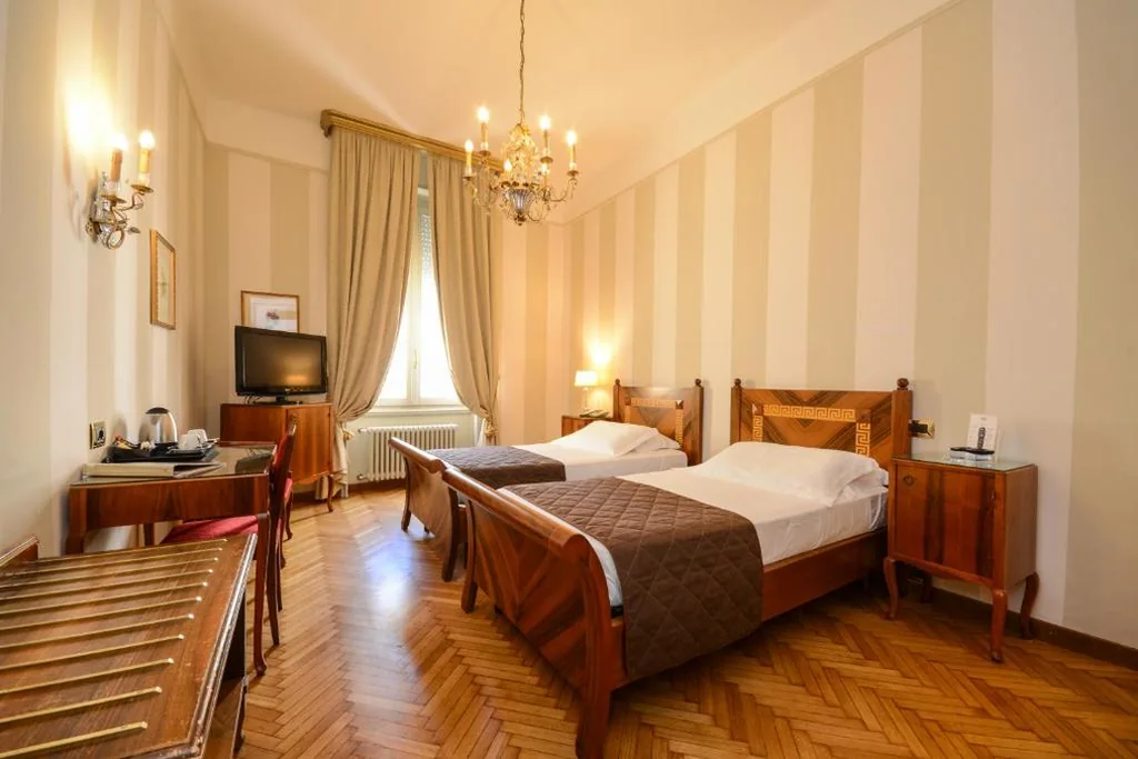 Camera Superior Doppia con Letti Singoli — Hotel Vittoria