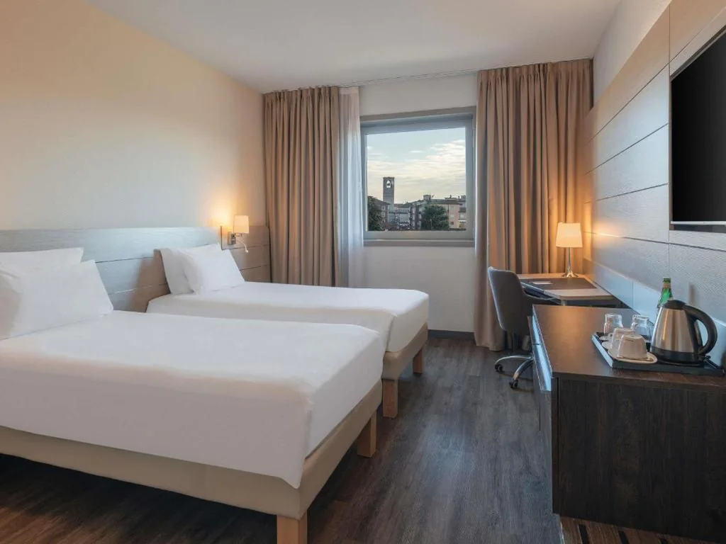 Superior Twin Room with Single Beds — Novotel Brescia 2