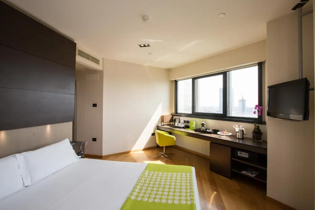 Superior King Room - Non-Smoking — Best Western Plus The Hub Hotel