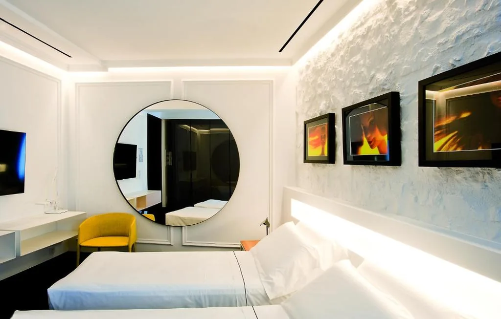 Camera Superior Matrimoniale/Doppia con Letti Singoli — Areadocks Boutique Hotel