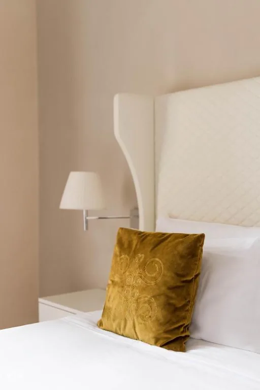 Superior Double/Twin Room with Lake View — Grand Hotel Fasano
