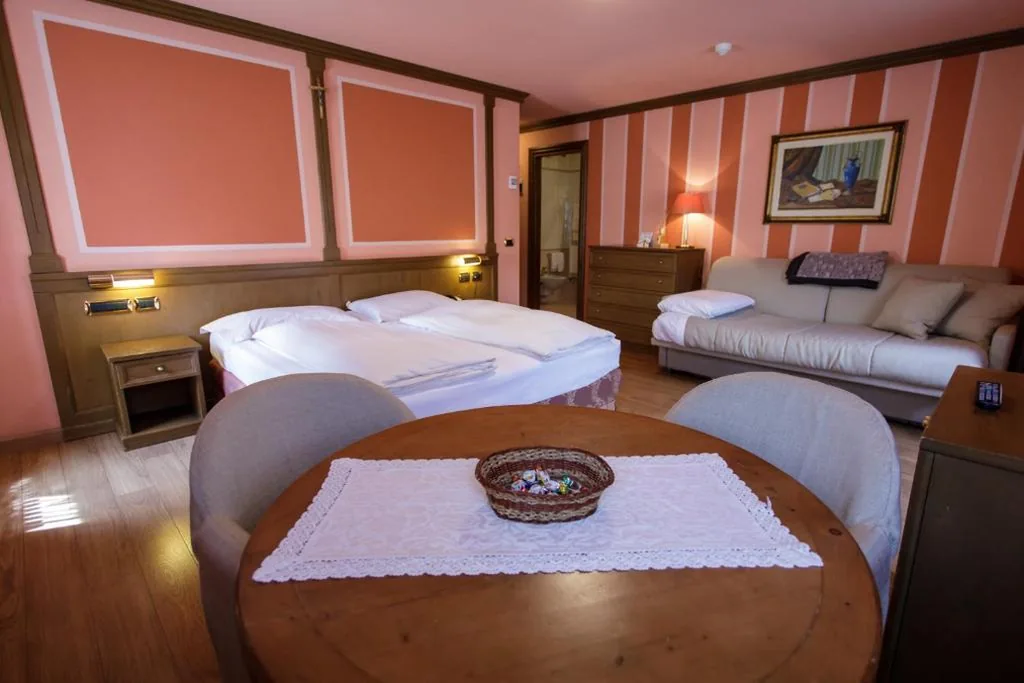 Superior Double/Twin Room — Hotel Compagnoni