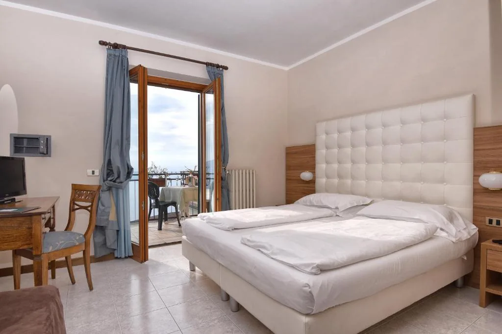 Camera Superior Matrimoniale/Doppia con Letti Singoli con Vista Lago — Hotel Gallo