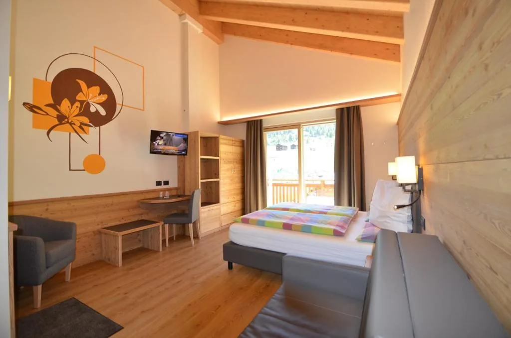 Superior Double/Twin Room with Terrace — Hotel Le Alpi