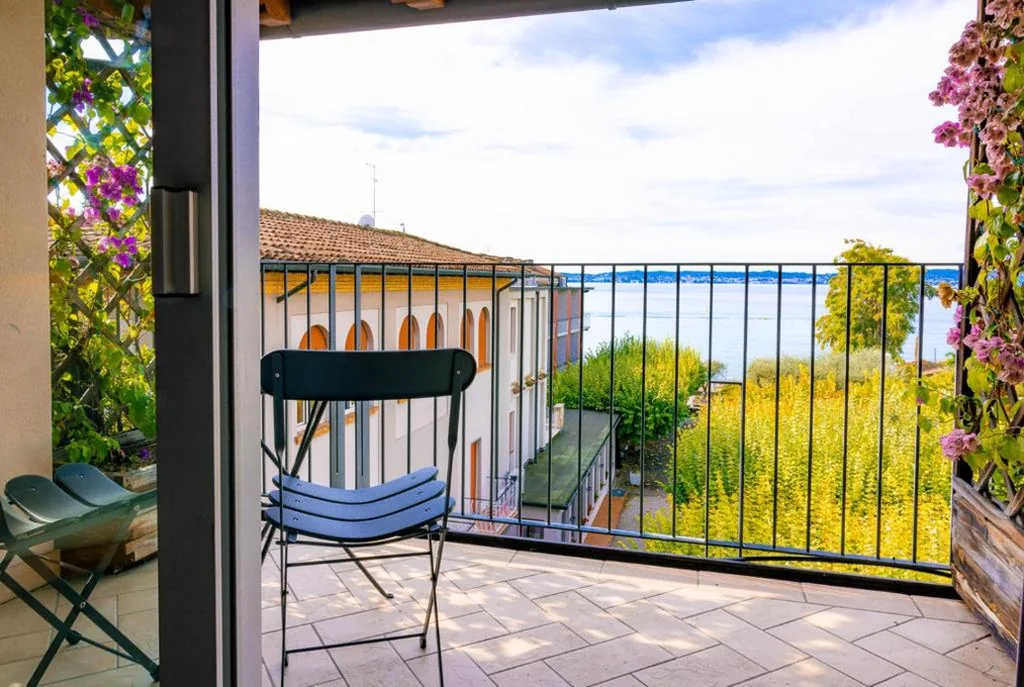 Superior Double/Twin Room with Balcony and Lake View — Hotel Mavino