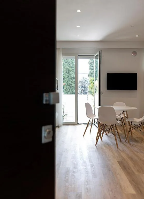 Camera Superior Matrimoniale/Doppia con Letti Singoli con Doccia Sensoriale — Viola Relais