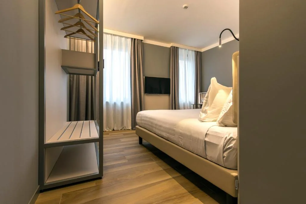 Triple Room — 43 Station Hotel