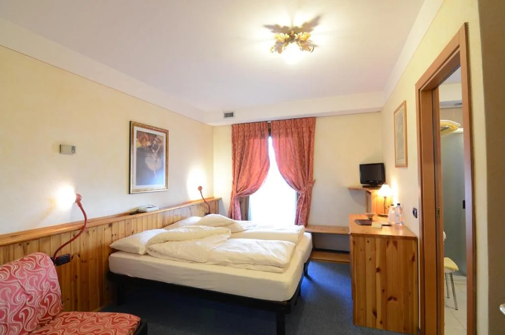 Triple Room — Albergo Alpenrose