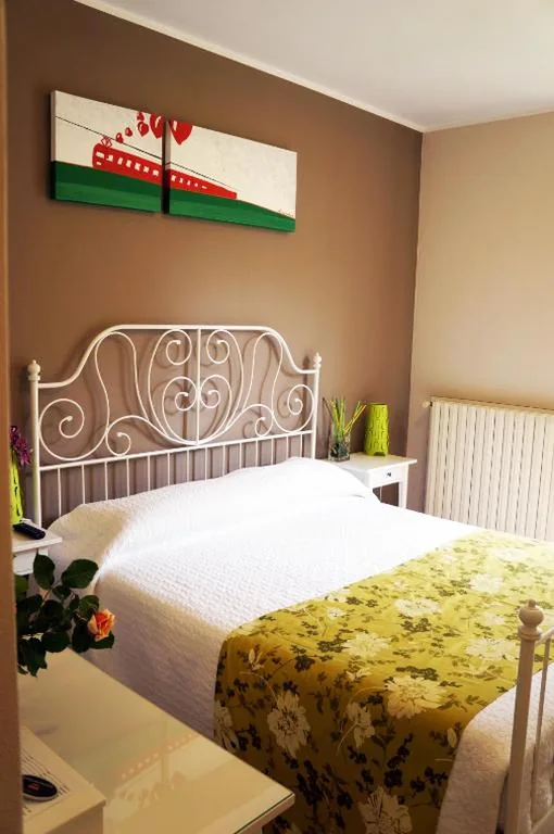 Triple Room — Alexander Rooms
