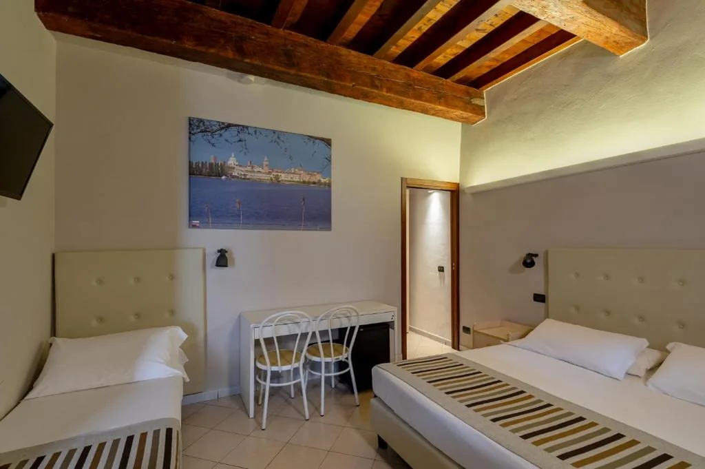 Camera Tripla — Antico Residence, MantegnaHotels