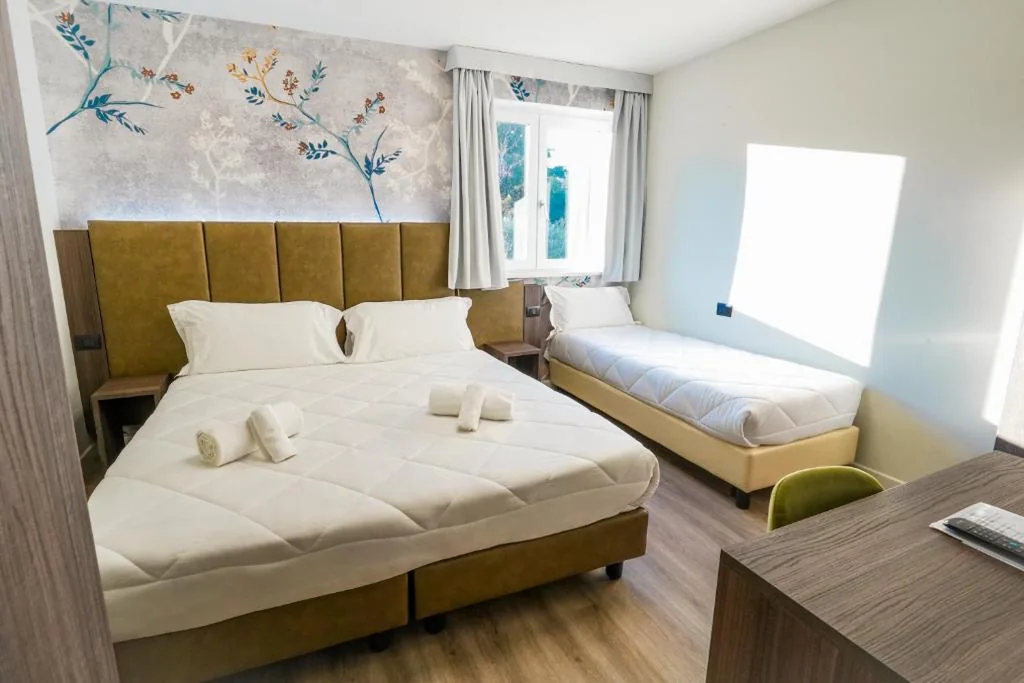 Basic Triple Room — Hotel Vita
